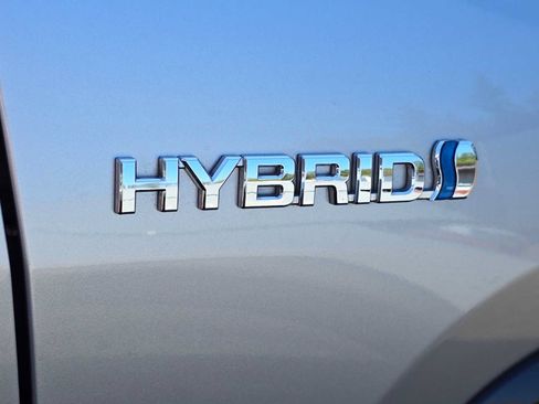 Used 2021 Toyota RAV4 XSE AWD/4WD image 5