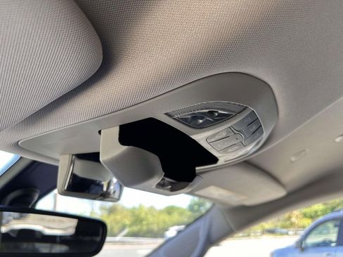 Used 2018 Chrysler Pacifica Touring-L FWD image 29