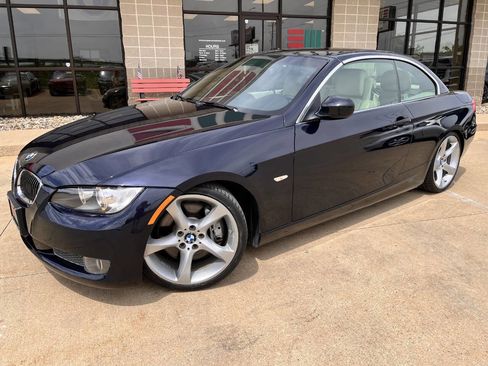 Used 2010 BMW 335i Convertible RWD image 9