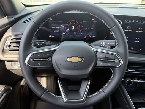 New 2026 Chevrolet Traverse LT w/ Driver Confidence Package FWD image 12