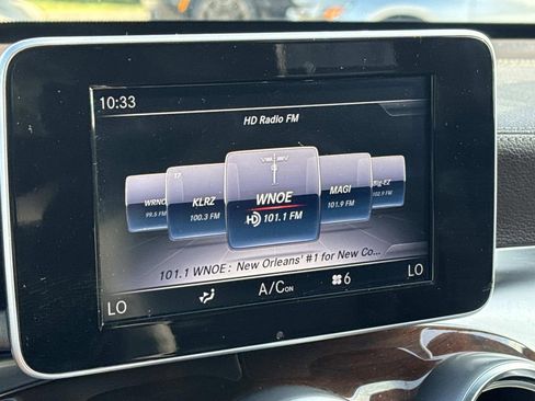 Used 2018 Mercedes-Benz GLC 300 w/ Premium Package image 26