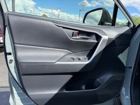 Used 2019 Toyota RAV4 XLE w/ Convenience Package AWD/4WD image 21