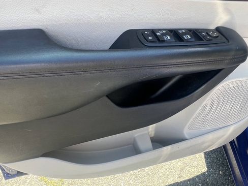 Used 2020 Chrysler Pacifica Limited FWD image 20