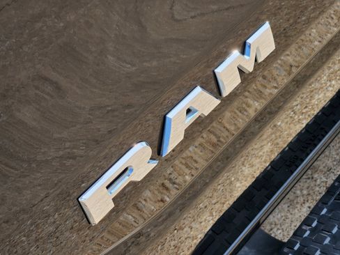 Used 2023 RAM 1500 Laramie AWD/4WD image 18