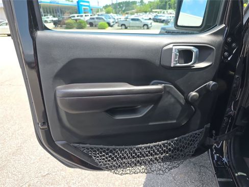 Used 2018 Jeep Wrangler Unlimited Sport AWD/4WD image 18