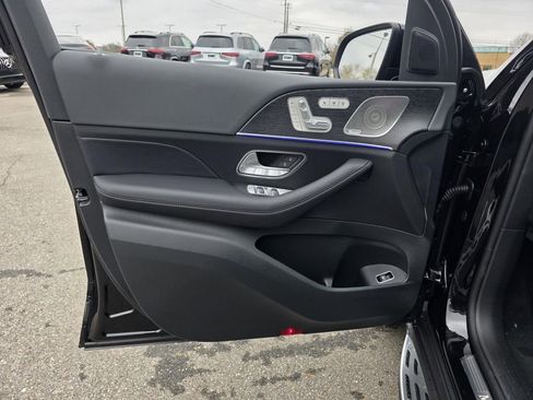 New 2026 Mercedes-Benz GLS 580 4MATIC image 11
