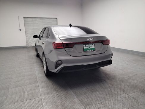 Used 2022 Kia Forte LXS FWD image 6