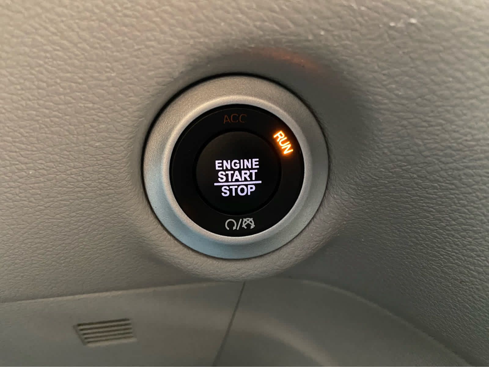 Used 2024 Chrysler Pacifica Touring-L FWD image 40