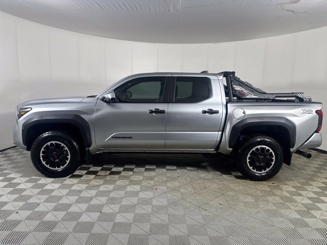 Used 2026 Toyota Tacoma TRD Off-Road AWD/4WD image 4