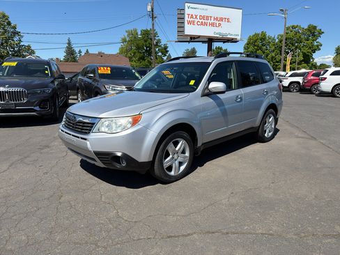 Used 2010 Subaru Forester 2.5X Premium AWD/4WD image 2