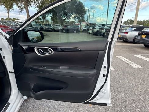 Used 2019 Nissan Sentra SV w/ Exterior Package image 13