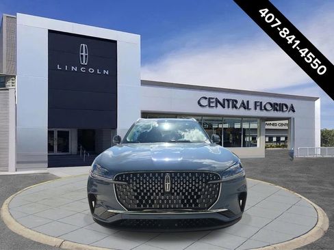 New 2026 Lincoln Aviator AWD image 2