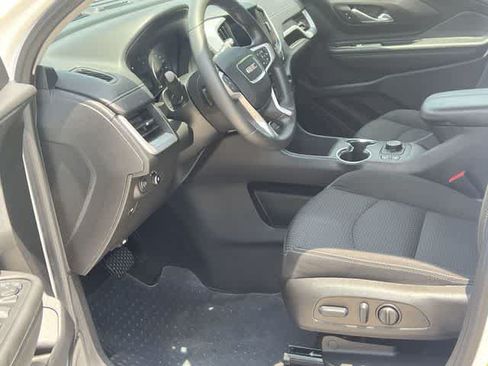 Used 2022 GMC Terrain SLE w/ Driver Convenience Package FWD image 3