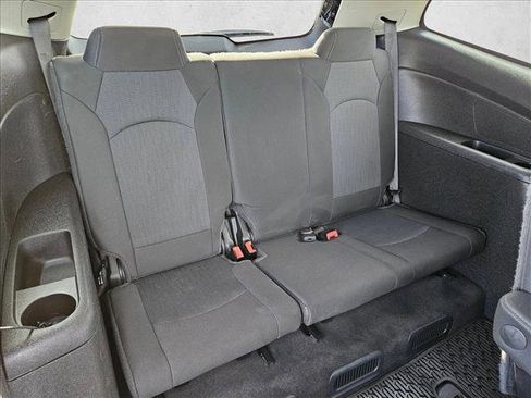 Used 2016 Chevrolet Traverse LT w/ Style and Technology Package image 17