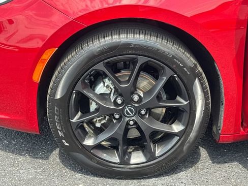 Used 2025 Chrysler Pacifica Limited FWD image 29