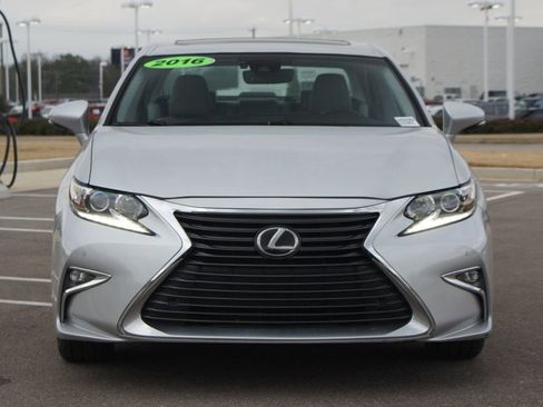 Used 2016 Lexus ES 350 w/ Navigation System Package image 17