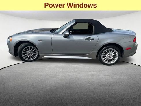 Used 2017 FIAT 124 Spider Classica RWD image 6