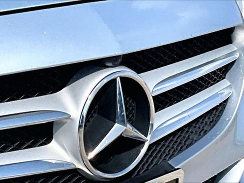 Used 2016 Mercedes-Benz C 300 4MATIC Sedan image 11