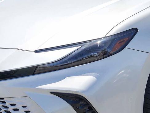 Used 2025 Toyota Camry XSE FWD image 8