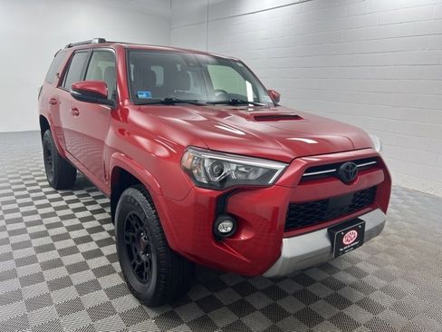 Used 2024 Toyota 4Runner TRD Off-Road Premium image 2