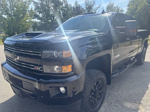 Used 2019 Chevrolet Silverado 2500 LTZ w/ Duramax Plus Package AWD/4WD image 5