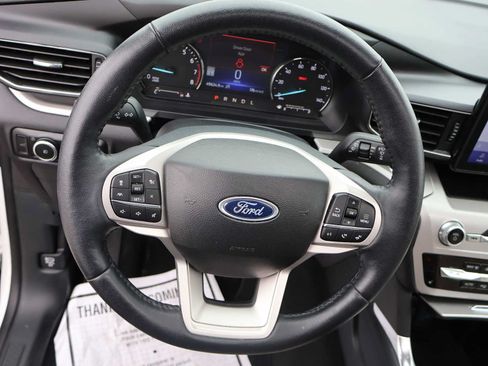 Used 2023 Ford Explorer XLT w/ Equipment Group 202A AWD/4WD image 39