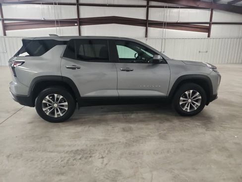 Used 2025 Chevrolet Equinox LT image 6