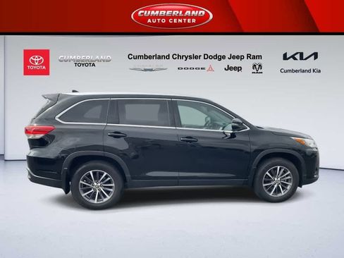 Used 2019 Toyota Highlander XLE image 9