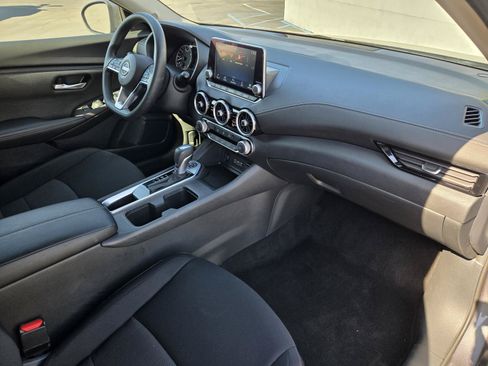Used 2025 Nissan Sentra SV FWD image 31