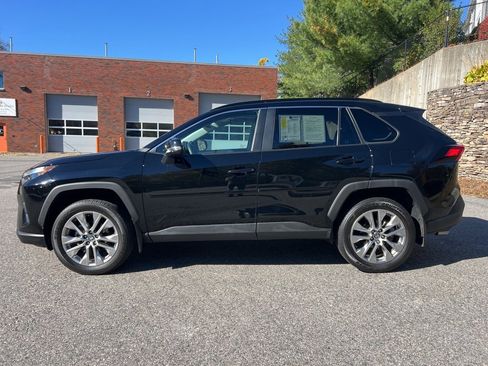Used 2023 Toyota RAV4 XLE Premium image 2