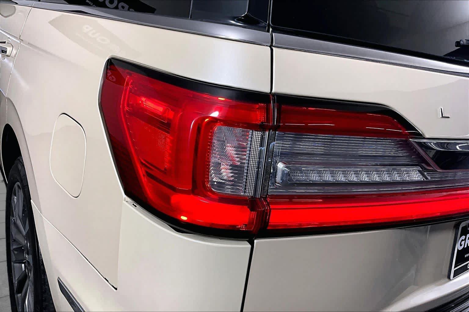 Used 2018 Lincoln Navigator Select w/ Cargo Package RWD image 27