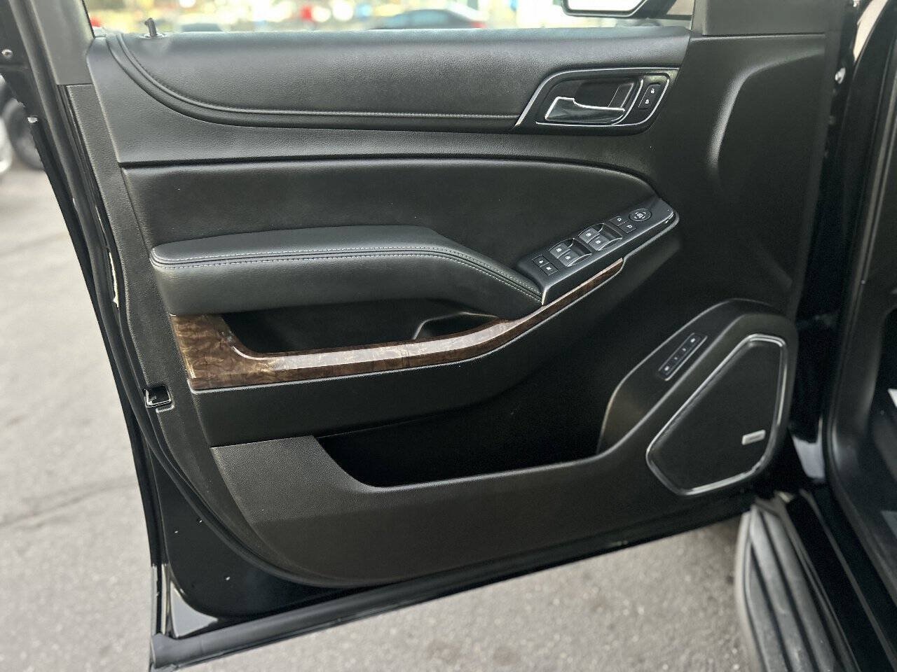 Used 2020 Chevrolet Tahoe LT RWD image 8