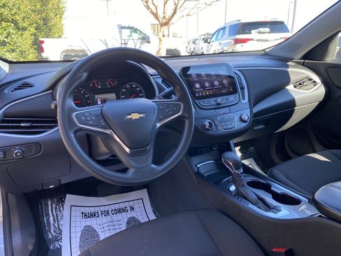 Used 2024 Chevrolet Malibu LT image 31