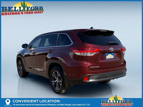 Used 2019 Toyota Highlander Plus w/ Carpet Mat Package (TMS) AWD/4WD image 2