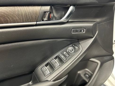Certified 2022 Honda Accord Touring image 22