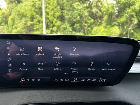 Used 2025 Buick Enclave Preferred FWD image 19