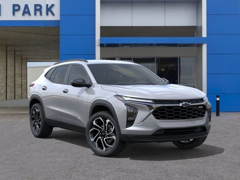 New 2026 Chevrolet Trax RS w/ Driver Confidence Package FWD image 7