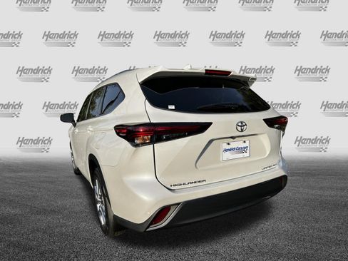Used 2026 Toyota Highlander Limited AWD/4WD image 7