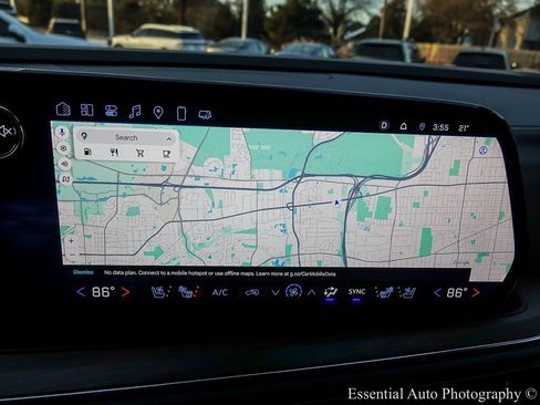 Used 2025 Chevrolet Suburban Premier image 24