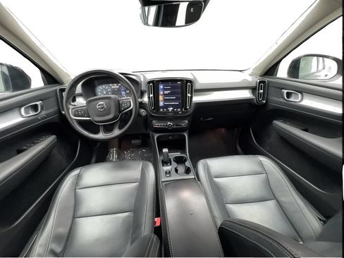 Used 2021 Volvo XC40 T5 Momentum w/ Premium Package AWD/4WD image 38