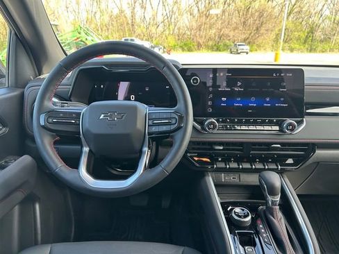 Used 2025 Chevrolet Colorado Z71 w/ Technology Package image 13