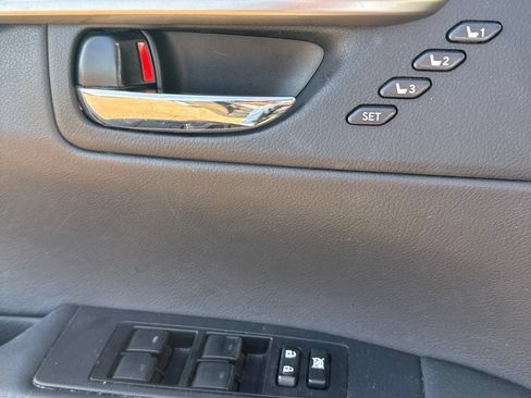 Used 2015 Lexus ES 350 w/ Luxury Package FWD image 3