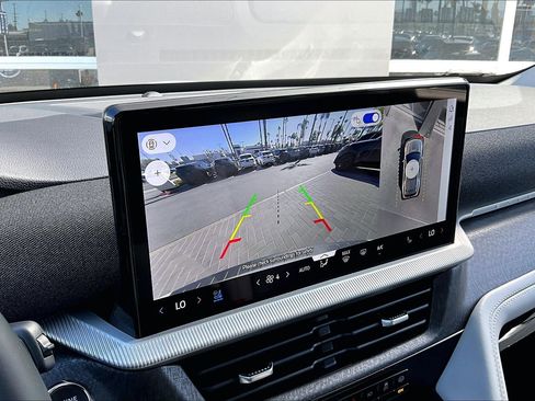 Used 2026 Ford Explorer Platinum w/ LUX Leather Package image 21