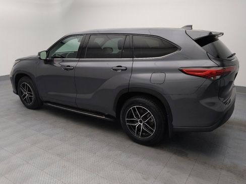 Used 2020 Toyota Highlander L image 3