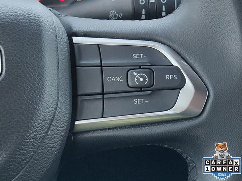 Used 2024 Jeep Compass Latitude image 34