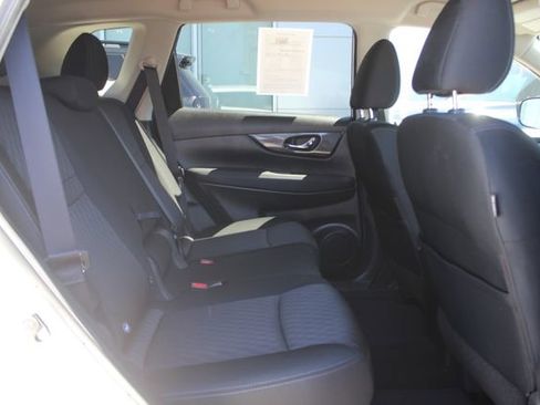 Used 2018 Nissan Rogue SV AWD/4WD image 30