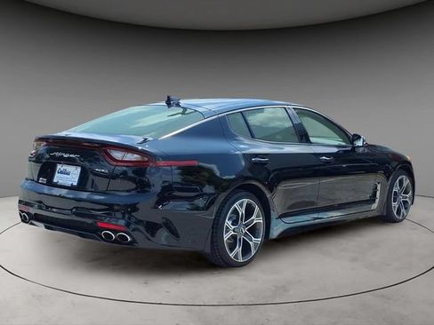 Used 2020 Kia Stinger GT-Line RWD image 9