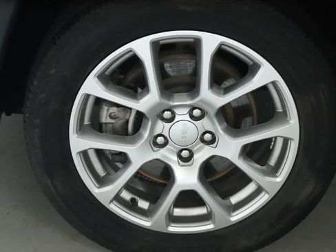 Used 2023 Jeep Compass Latitude AWD/4WD image 37