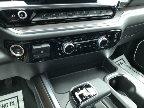 Used 2024 GMC Sierra 1500 SLT w/ SLT Premium Plus Package image 22