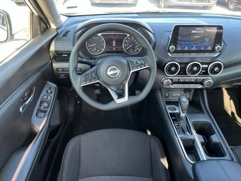 Used 2024 Nissan Sentra SV FWD image 11